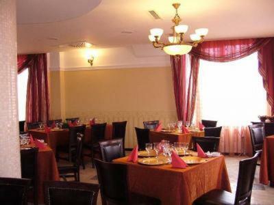 Hotel Imperial Karánsebes Kültér fotó