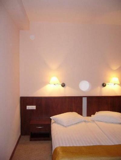 Hotel Imperial Karánsebes Kültér fotó